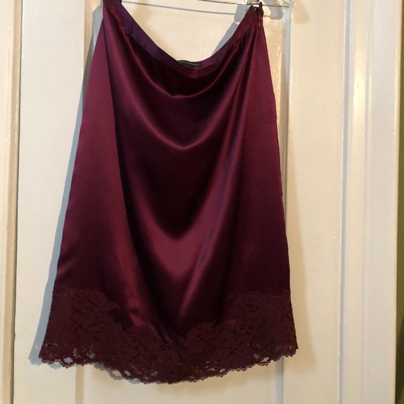 Banana Republic plum silk & lace skirt size 6 - Picture 2 of 3